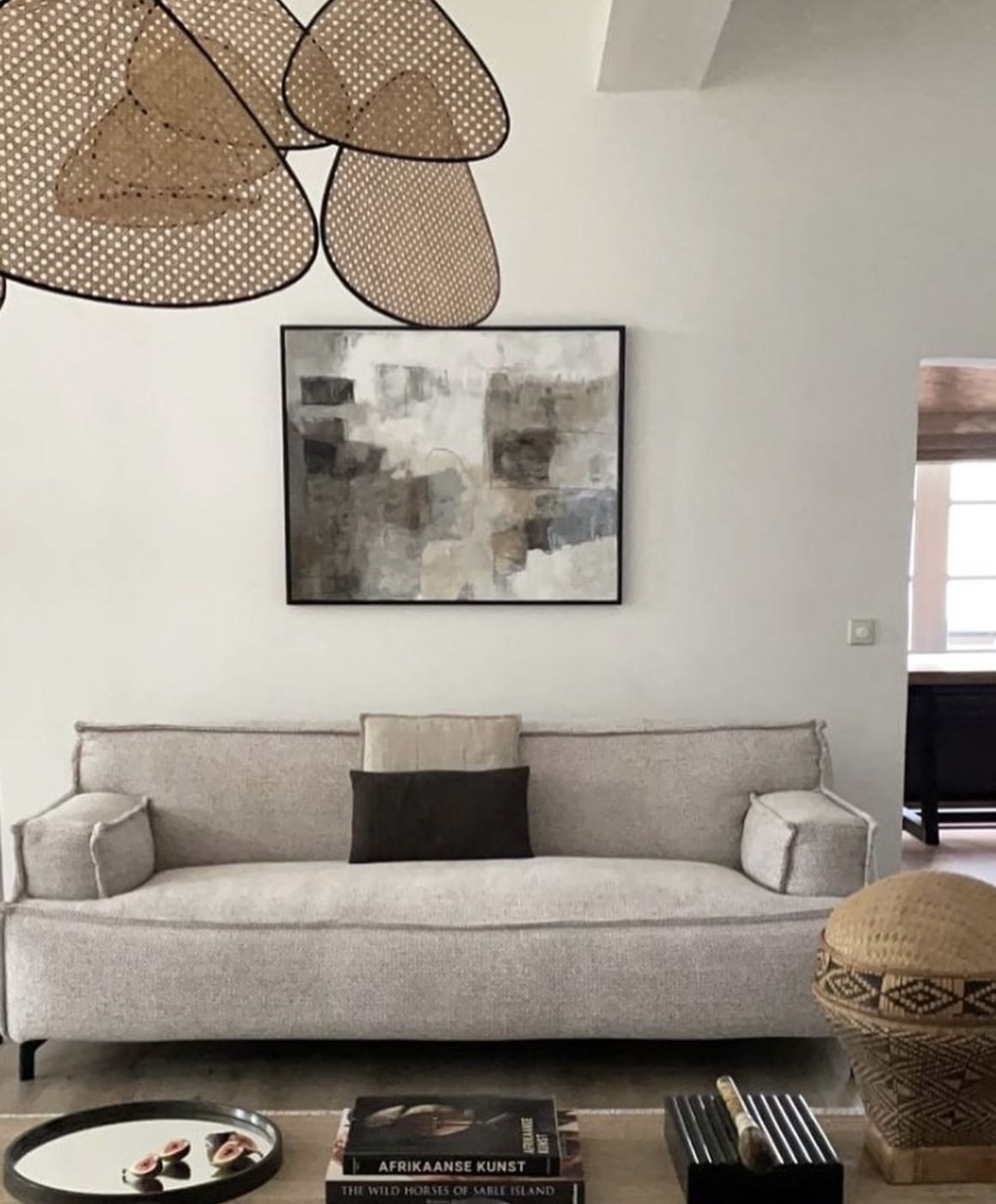 Detail van een decor met props en zorgvuldig gekozen kleurpalet